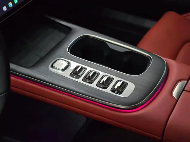 Xiaomi SU7 — Фото автомобиля 8