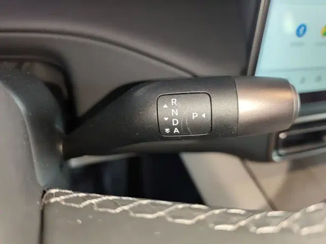 Li Auto MEGA — Фото автомобиля 13