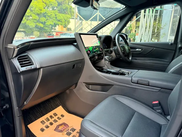 Toyota Alphard — Фото автомобиля 14