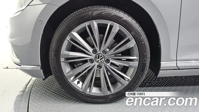 Volkswagen Passat Passat GT(B8) 2.0 TDI 4Motion Prestige — Фото автомобиля 5