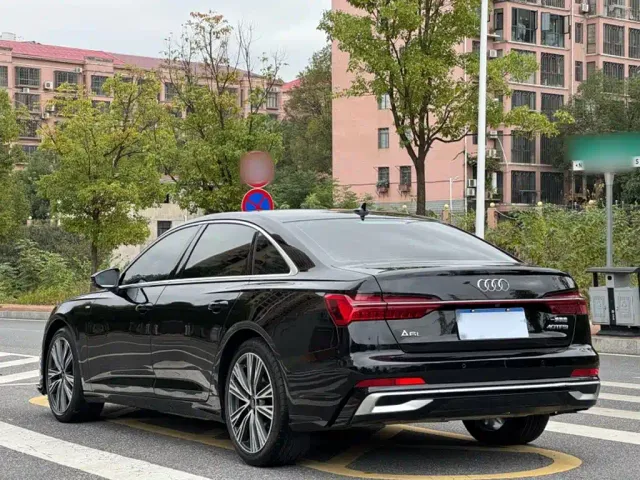 Audi A6L — Фото автомобиля 8