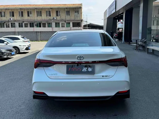 Toyota Avalon — Фото автомобиля 8