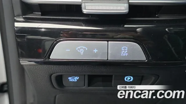 Genesis G80 Бензин 3.5 турбо AWD — Фото автомобиля 3