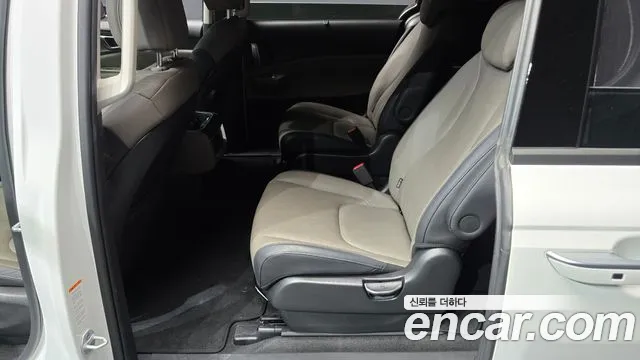 Kia Carnival Generation 4 — Фото автомобиля 18