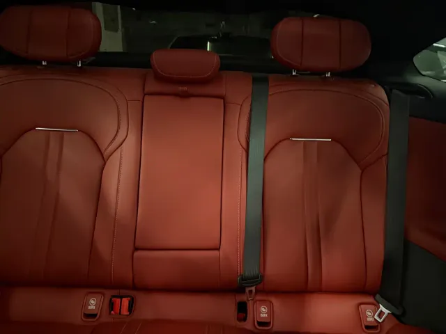 Xiaomi SU7 — Фото автомобиля 8