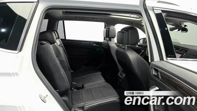 Volkswagen Tiguan — Фото автомобиля 12