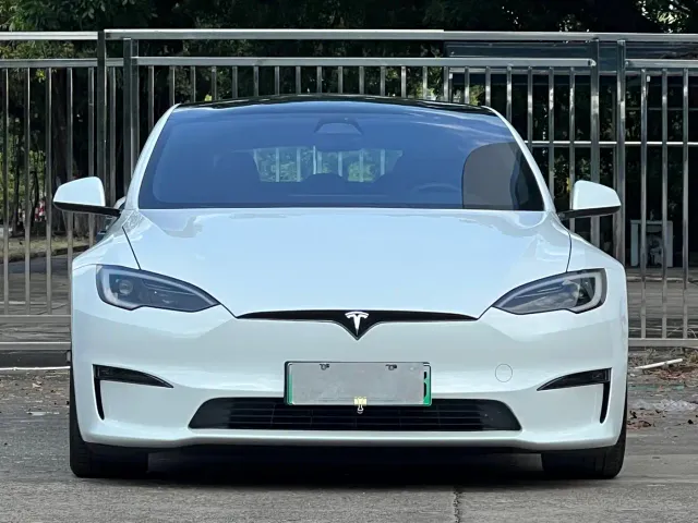 Tesla Model S — Фото автомобиля 2