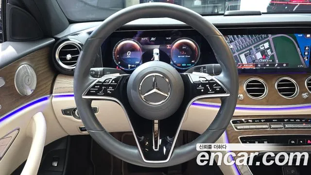 Mercedes-Benz E-Class — Фото автомобиля 13