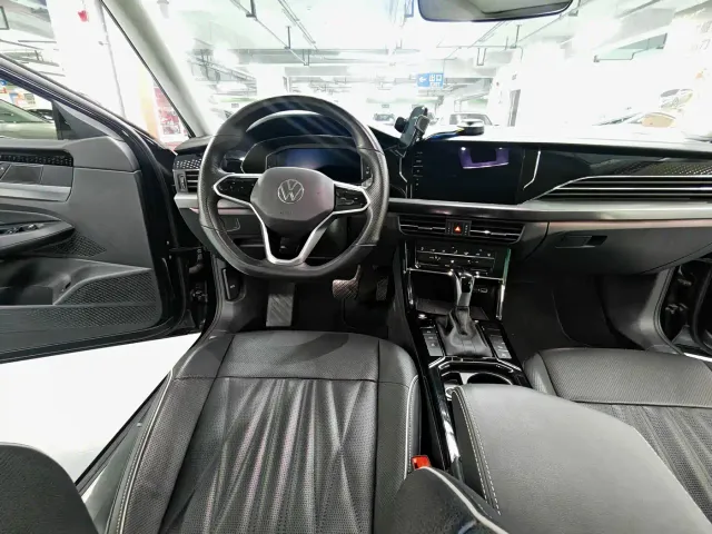 Volkswagen Passat — Фото автомобиля 5