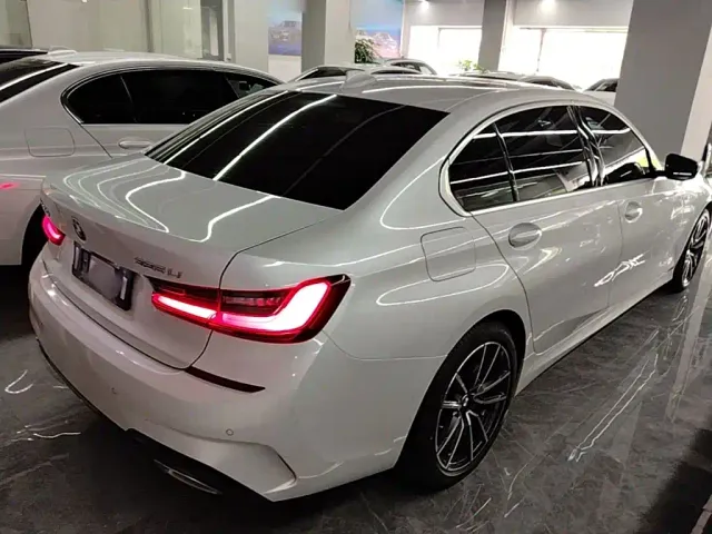 BMW 3 Series — Фото автомобиля 6