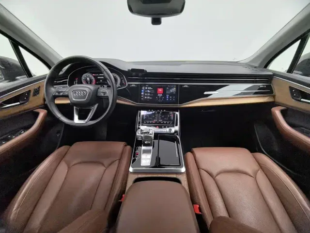 Audi Q7 — Фото автомобиля 5
