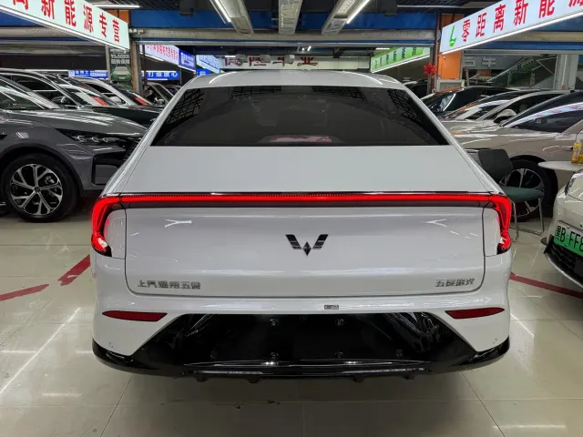 Wuling Starlight — Фото автомобиля 5