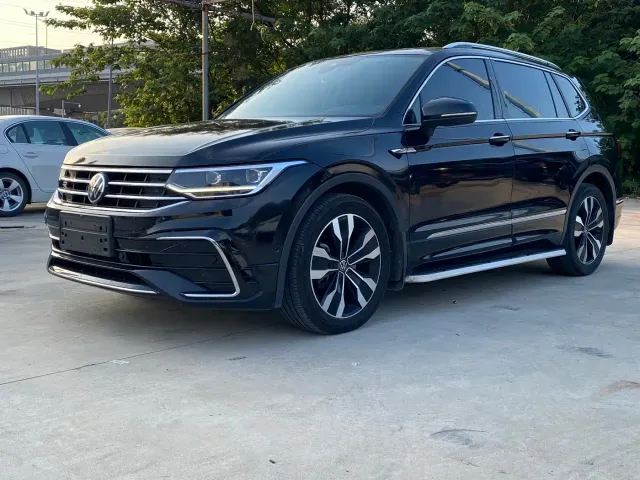 Фотография автомобиля — Volkswagen Tiguan L