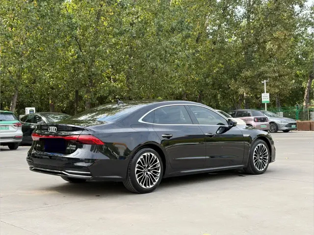 Audi A7L — Фото автомобиля 17