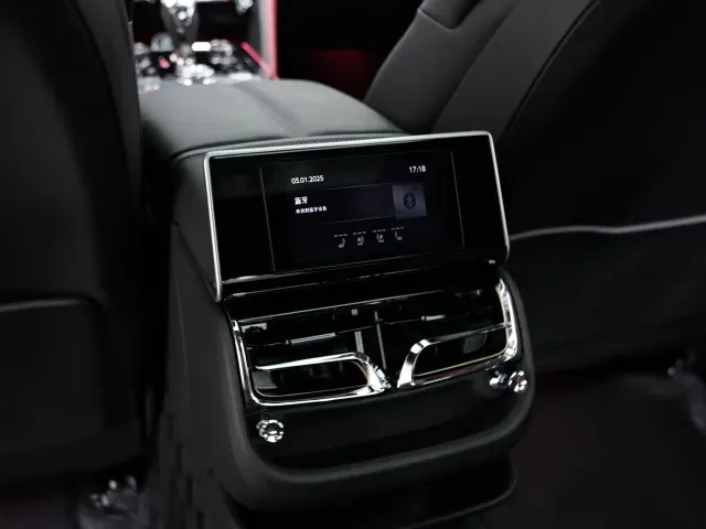 Bentley Flying Spur — Фото автомобиля 13