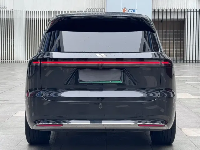 Li Auto L9 — Фото автомобиля 14