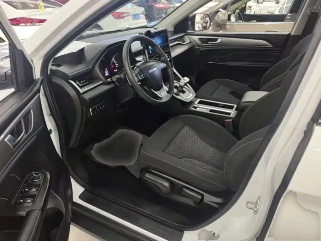 Haval M6 — Фото автомобиля 15