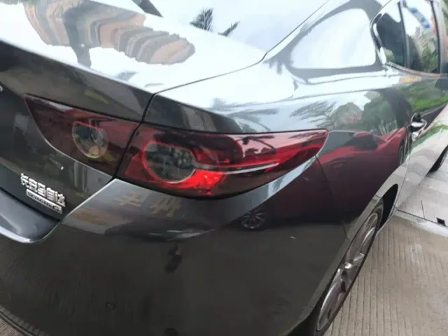 Mazda Axela — Фото автомобиля 7