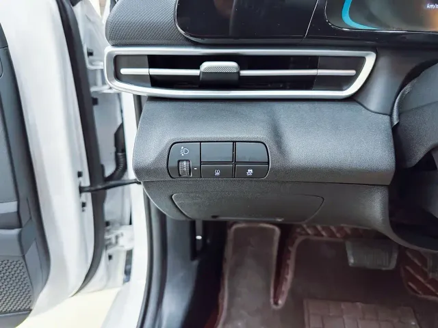 Hyundai Elantra — Фото автомобиля 14