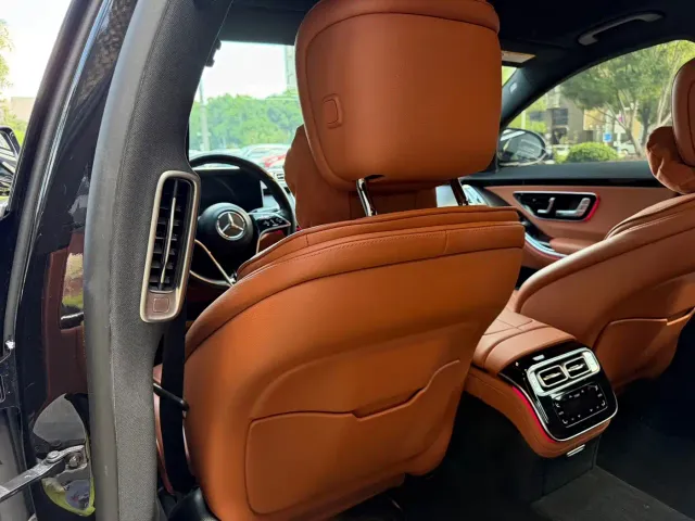 Mercedes-Benz S-Class — Фото автомобиля 10