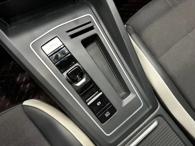 Volkswagen Golf — Фото автомобиля 15