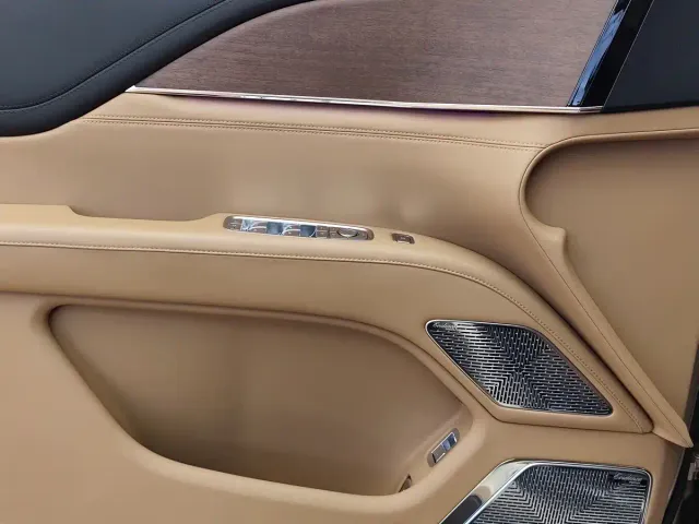 BYD U8L — Фото автомобиля 21