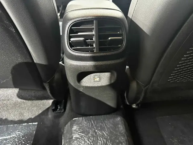 Hyundai Elantra — Фото автомобиля 30