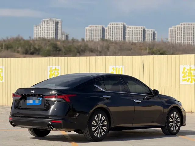 Nissan Teana — Фото автомобиля 4