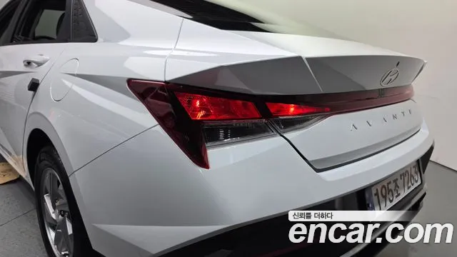 Hyundai Avante — Фото автомобиля 8