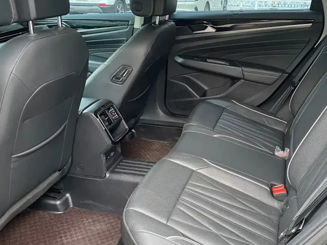 Volkswagen Passat — Фото автомобиля 11