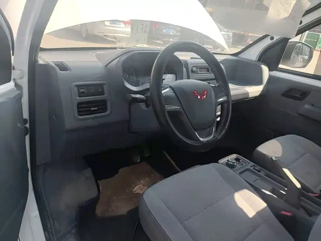 Wuling Yangguang — Фото автомобиля 9