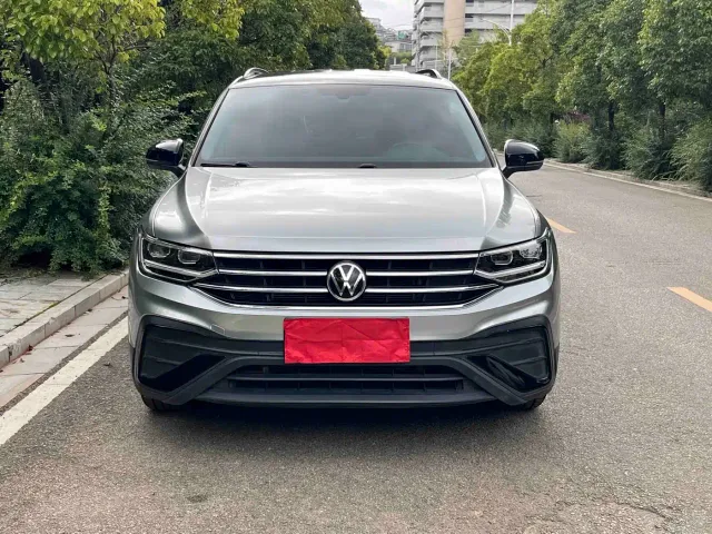 Volkswagen Tiguan L — Фото автомобиля 2