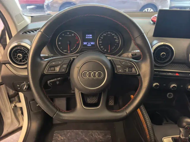 Audi Q2L — Фото автомобиля 5