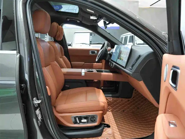 Li Auto L9 — Фото автомобиля 13