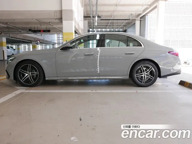 Mercedes-Benz E-Class — Фото автомобиля 4