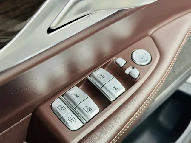 BMW 7 Series — Фото автомобиля 17