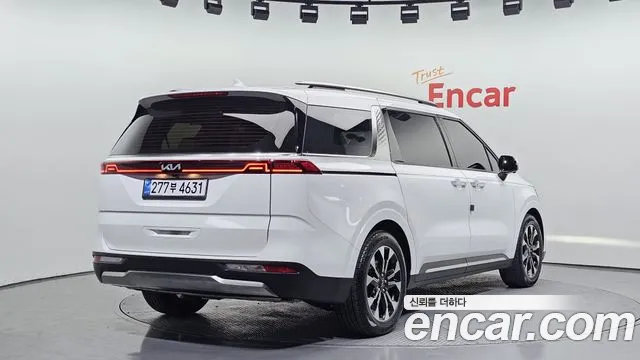 Kia Canival — Фото автомобиля 2