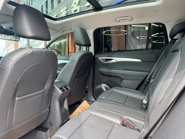 Buick Envision Plus — Фото автомобиля 11