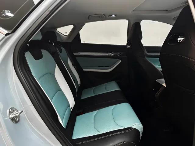 Geely Emgrand S — Фото автомобиля 14