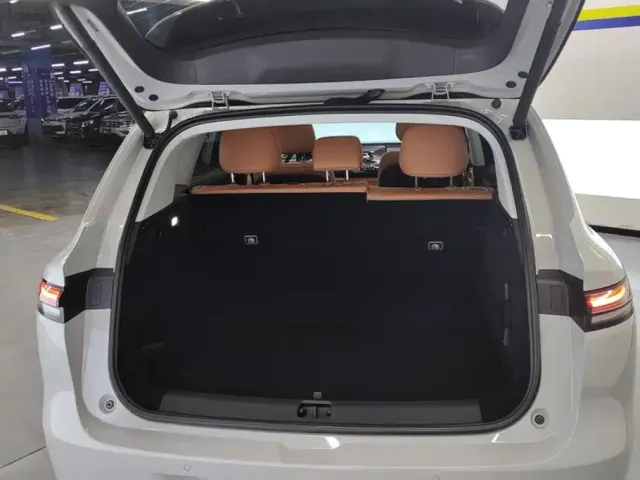 Leapmotor C10 — Фото автомобиля 4