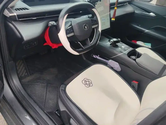 Changan Eado — Фото автомобиля 9