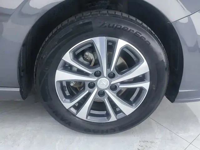 Changan Eado — Фото автомобиля 6