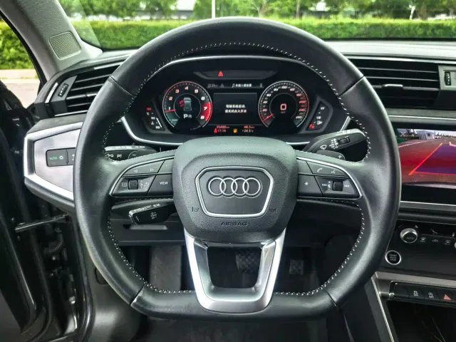 Audi Q3 — Фото автомобиля 16