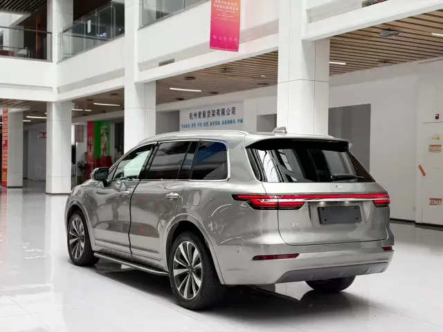 Li Auto ONE — Фото автомобиля 7