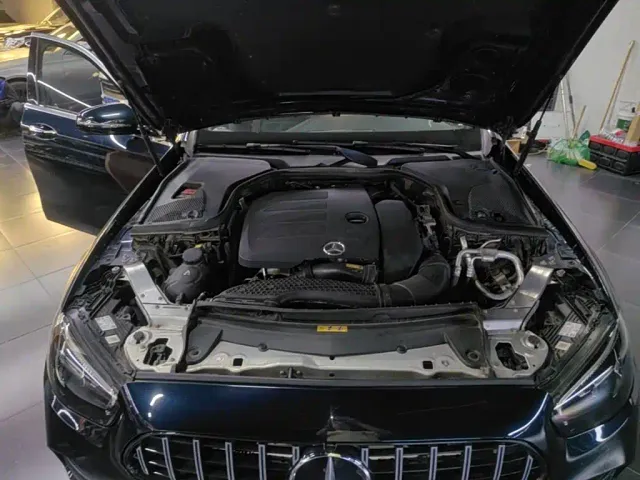 Mercedes-Benz E-Class — Фото автомобиля 19