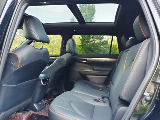 Toyota Crown Kluger — Фото автомобиля 8