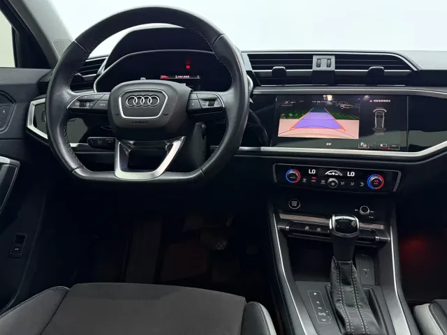 Audi Q3 — Фото автомобиля 10