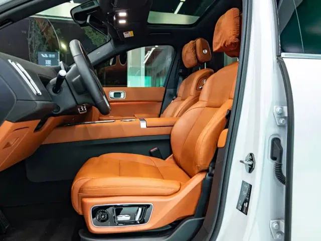 Li Auto L7 — Фото автомобиля 9