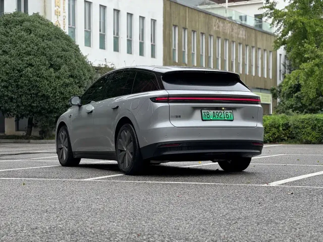 Li Auto i6 — Фото автомобиля 4