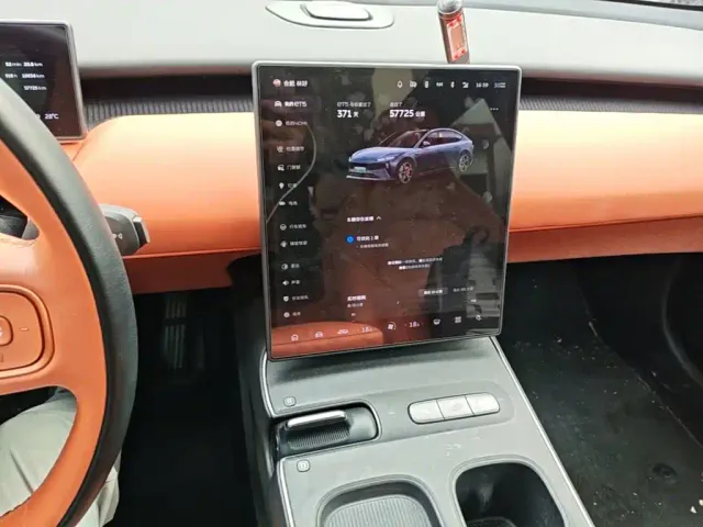 NIO NIO ET5 2022 100kWh — Фото автомобиля 8